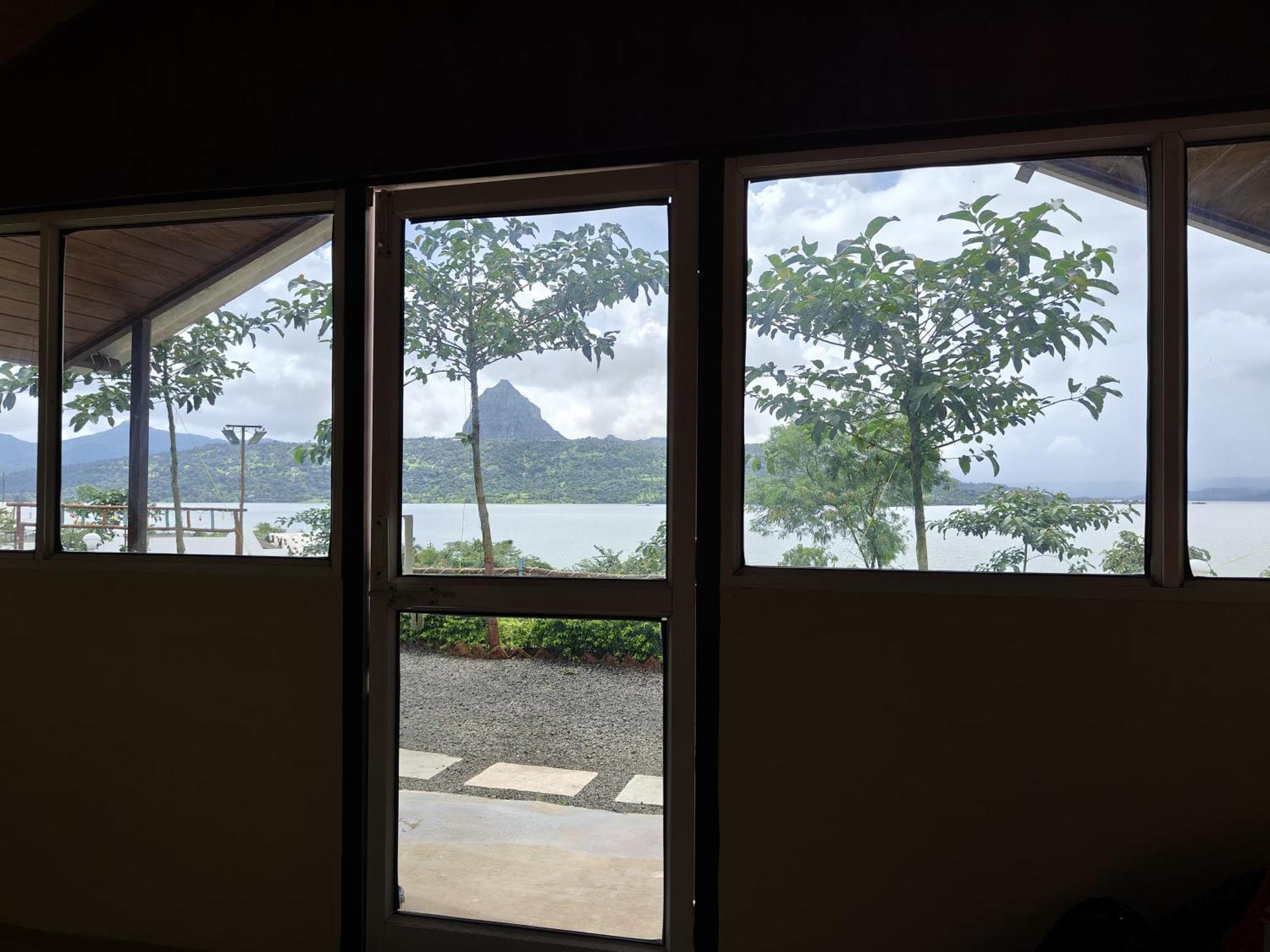Shelby Pawana Lake Cottages & Camping Tents Lonavala Luaran gambar
