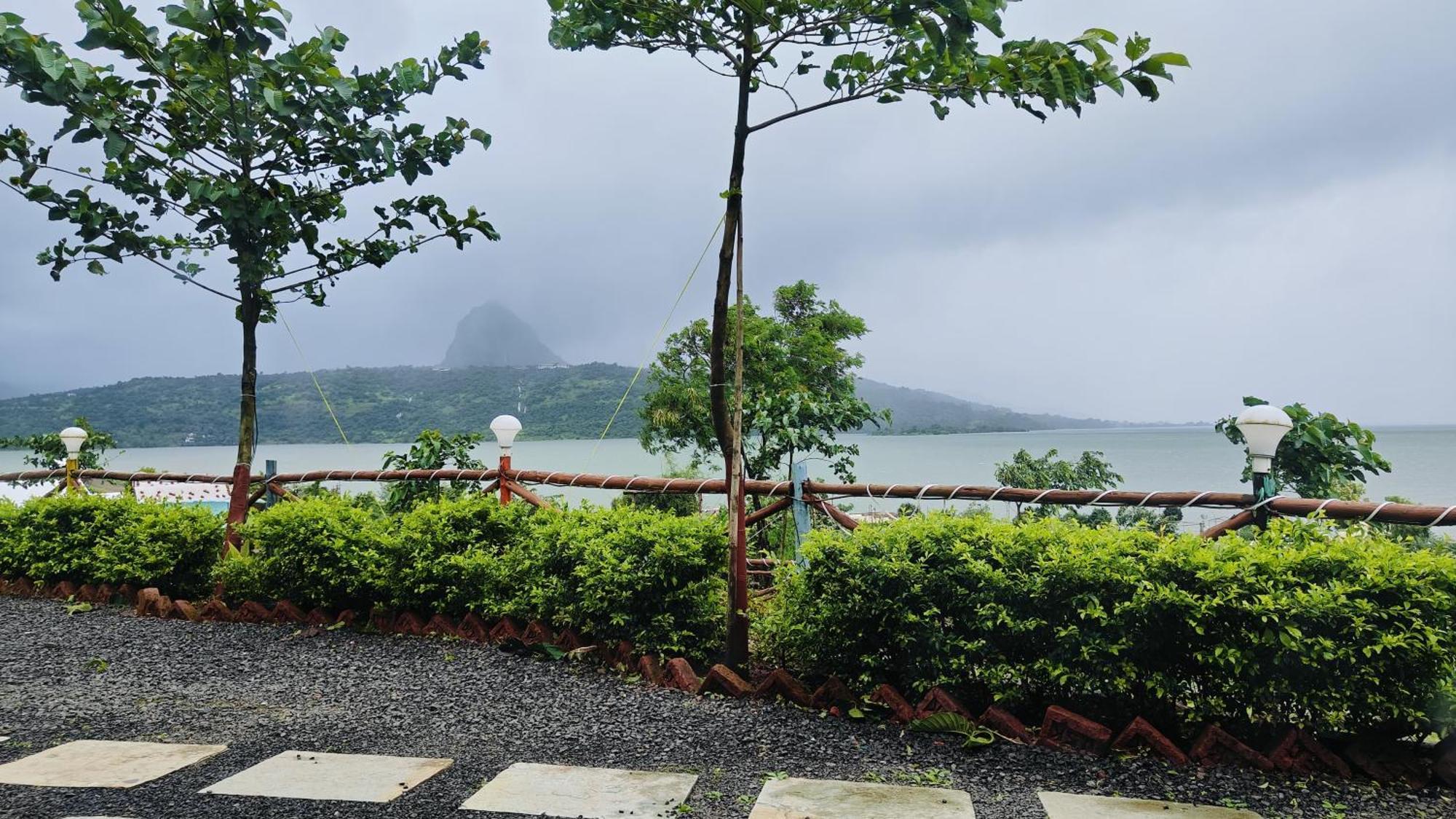 Shelby Pawana Lake Cottages & Camping Tents Lonavala Luaran gambar